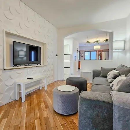 Milena Two Апартаменты Новиград